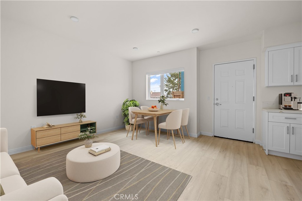 1818 S Norton Avenue 307 Property Photo 5