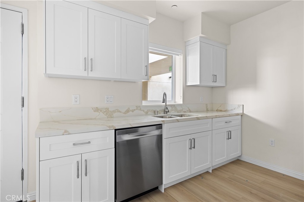 1818 S Norton Avenue 307 Property Photo 12