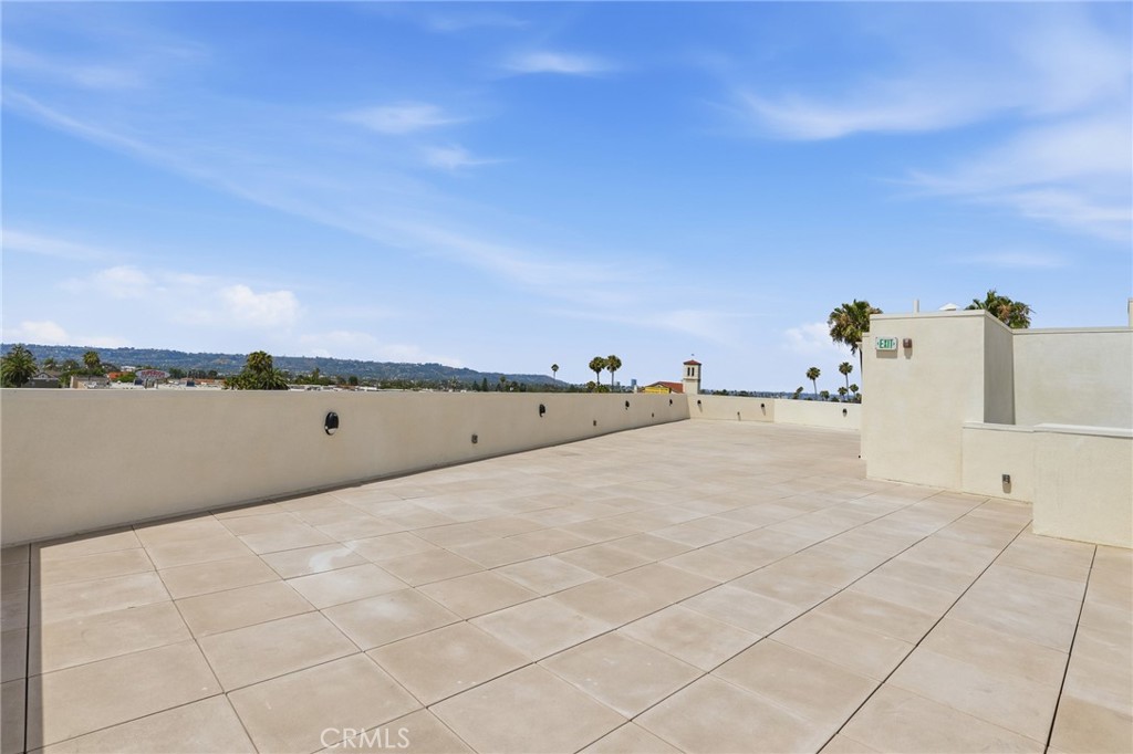 1818 S Norton Avenue 210 Property Photo 17