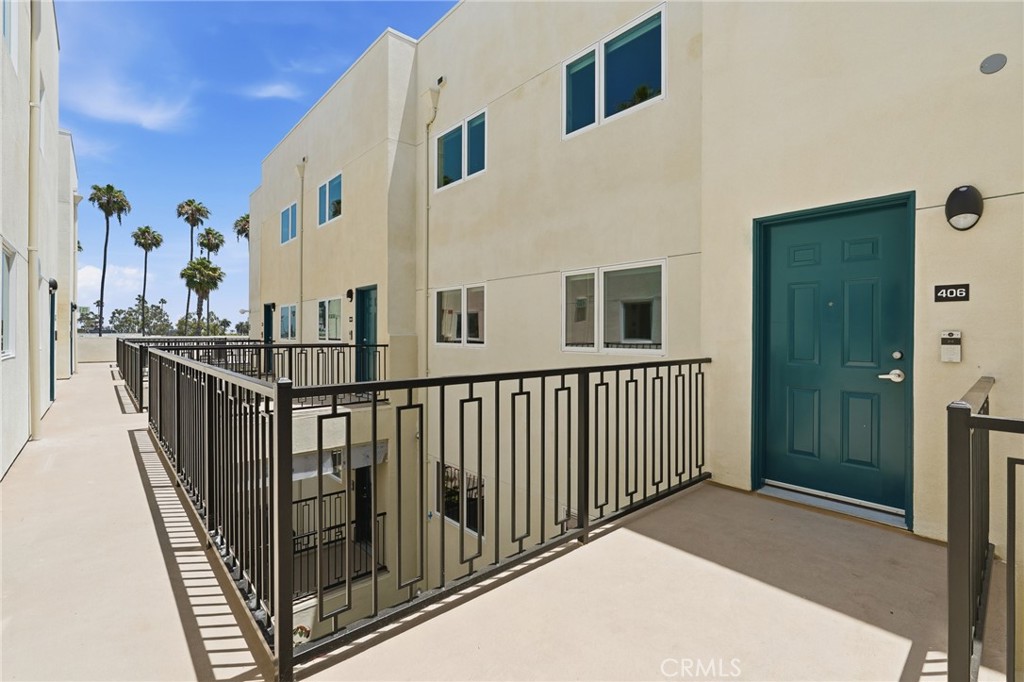 1818 S Norton Avenue 206 Property Photo 19