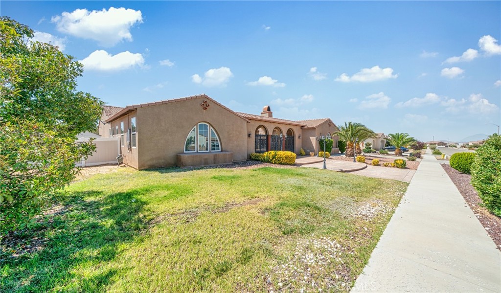 6738 Serrano Avenue Property Photo 2