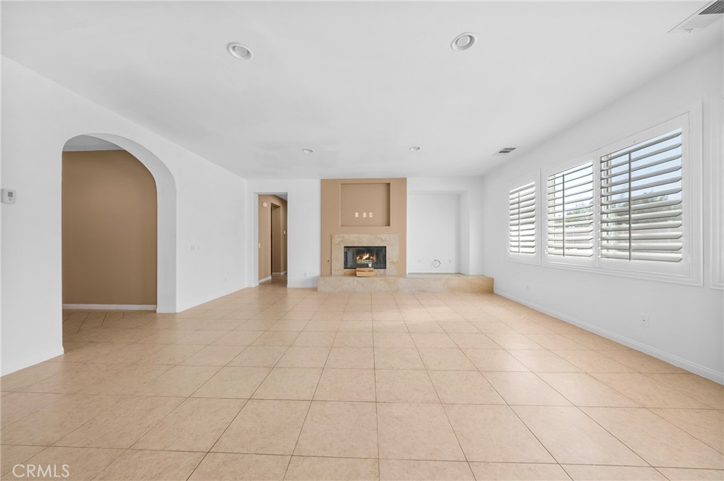 6738 Serrano Avenue Property Photo 10