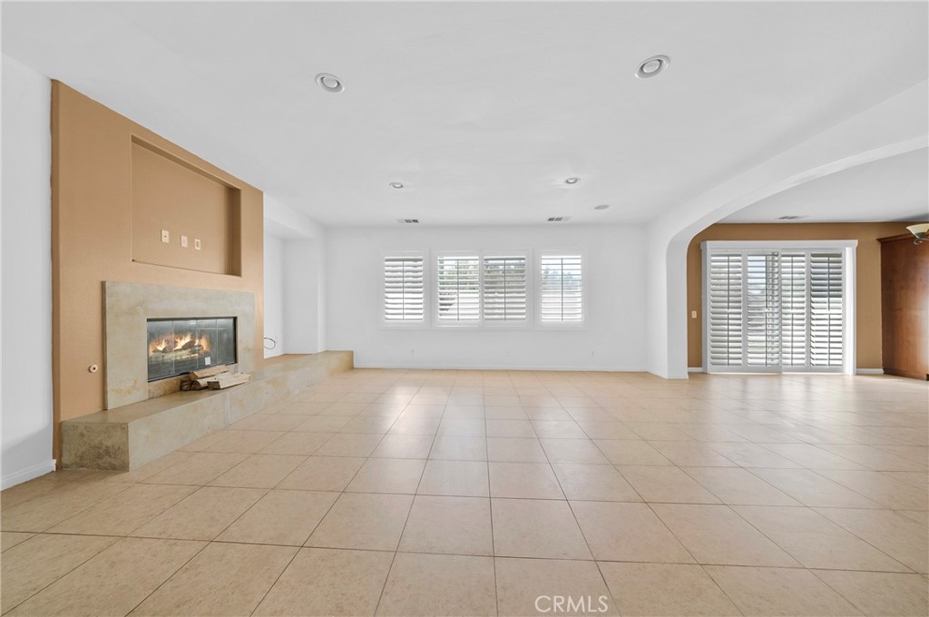 6738 Serrano Avenue Property Photo 11