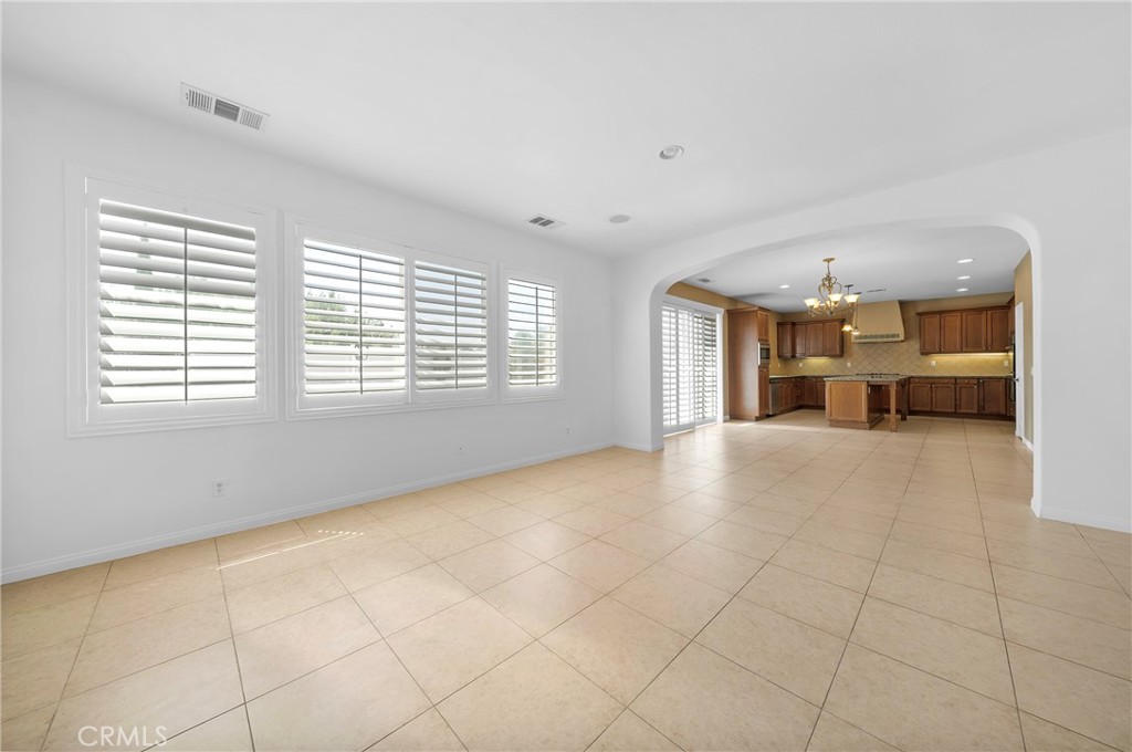 6738 Serrano Avenue Property Photo 12