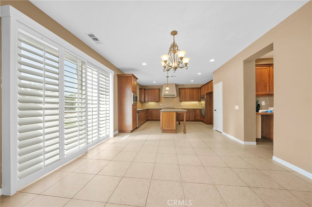 6738 Serrano Avenue Property Photo 14