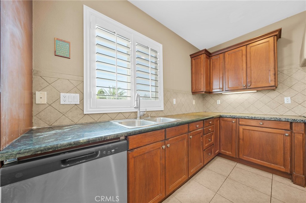 6738 Serrano Avenue Property Photo 17