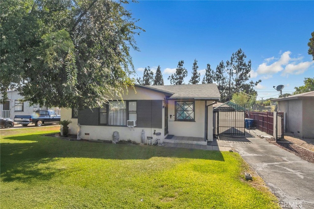 1371 S Bender Avenue Property Photo 1