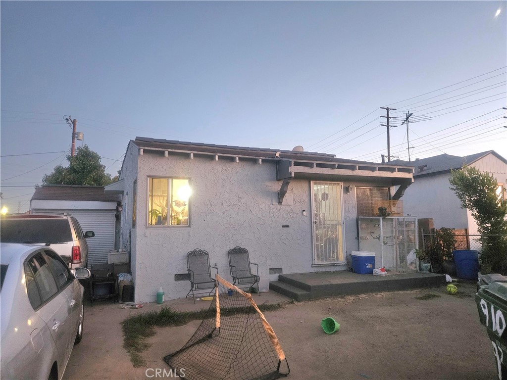 910 E 93rd Street Property Photo 1