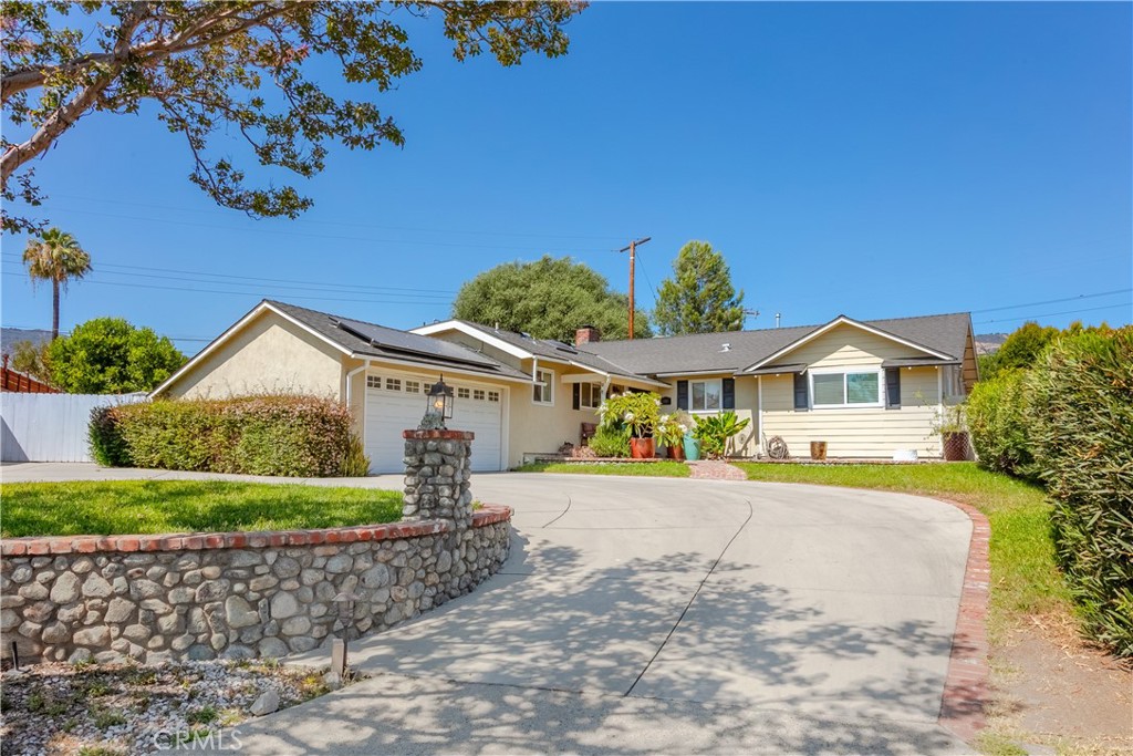 1151 E Mountain View Avenue Property Photo 1