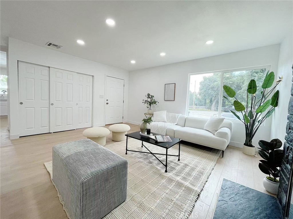 602 Courtland Drive Property Photo 2