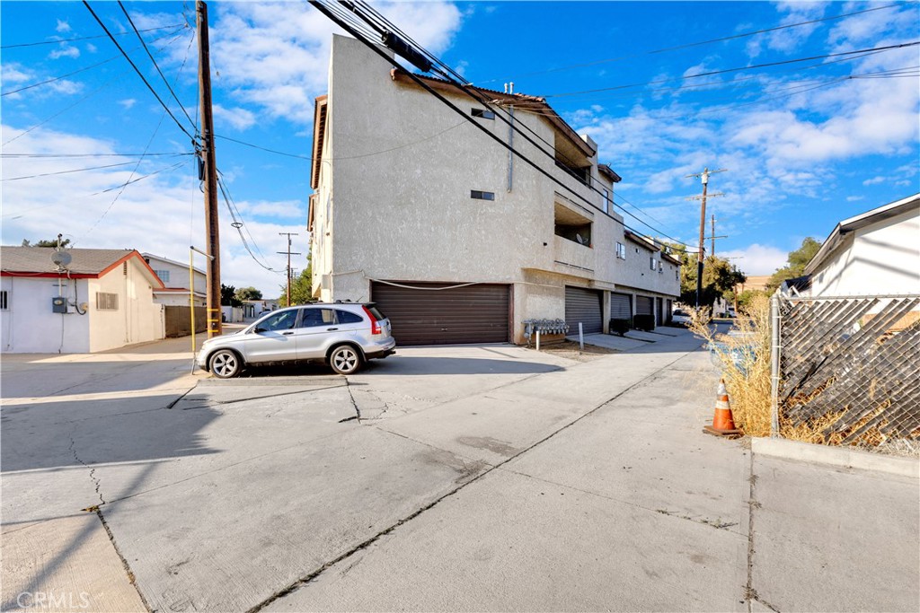 2121 El Paseo Property Photo 2