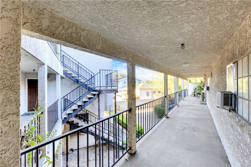 2121 El Paseo Property Photo 8