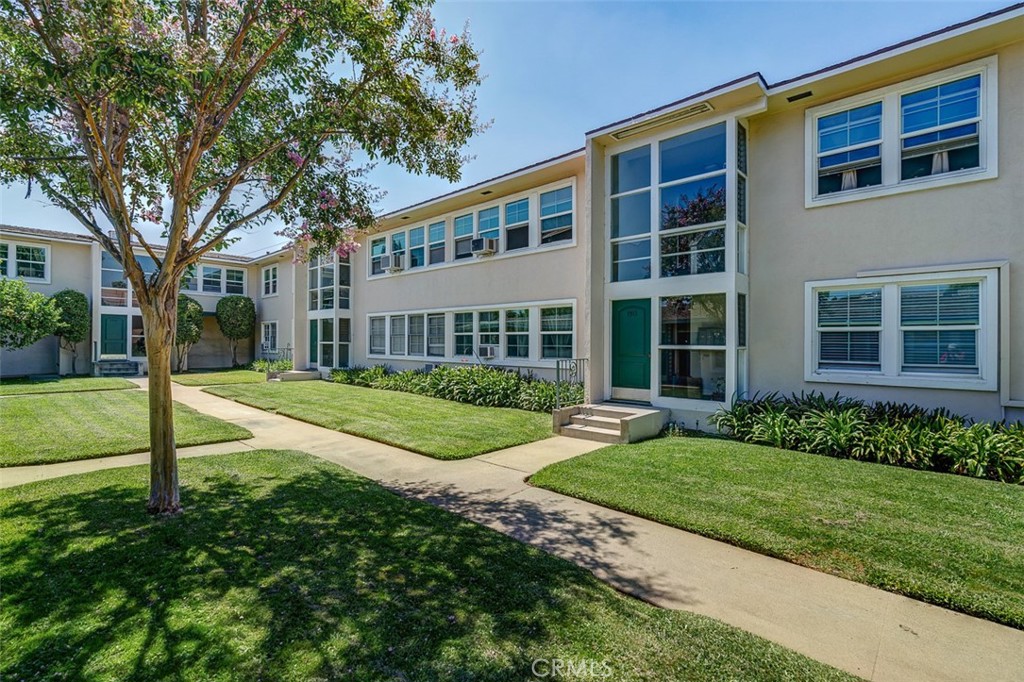 1513 1517 Huntington Drive Property Photo 7