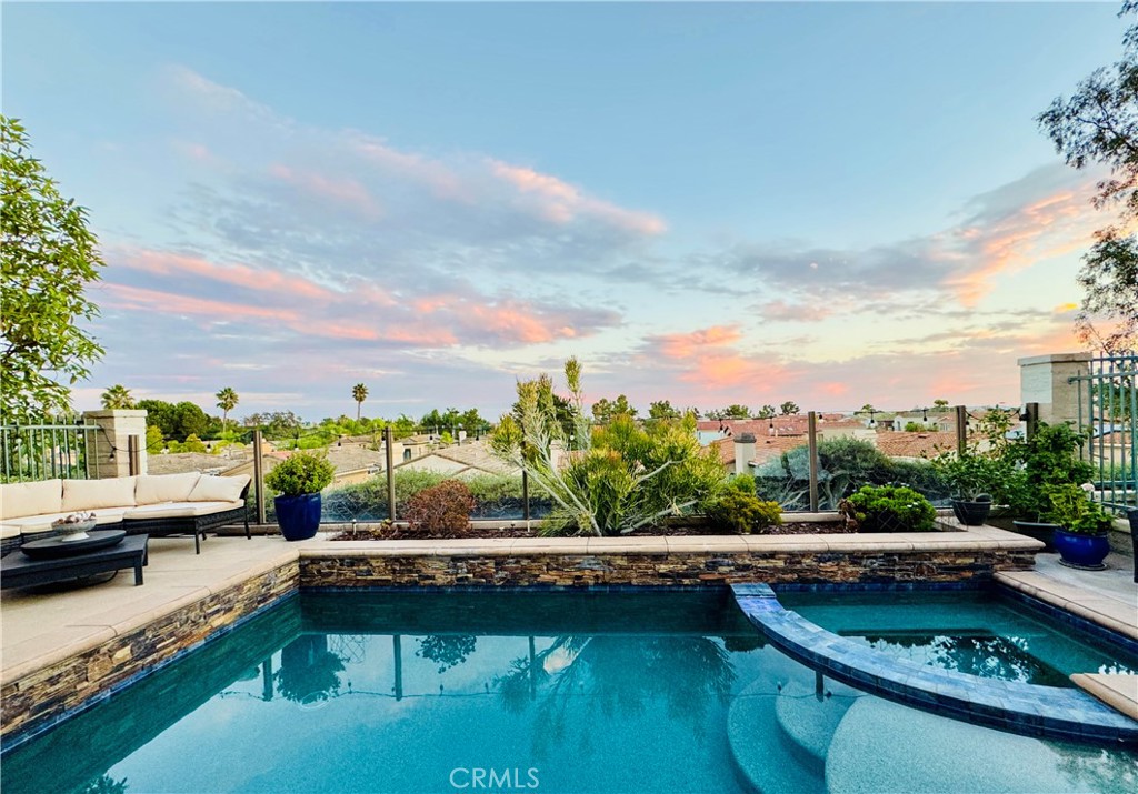 28 Bonita Vista Property Photo 1