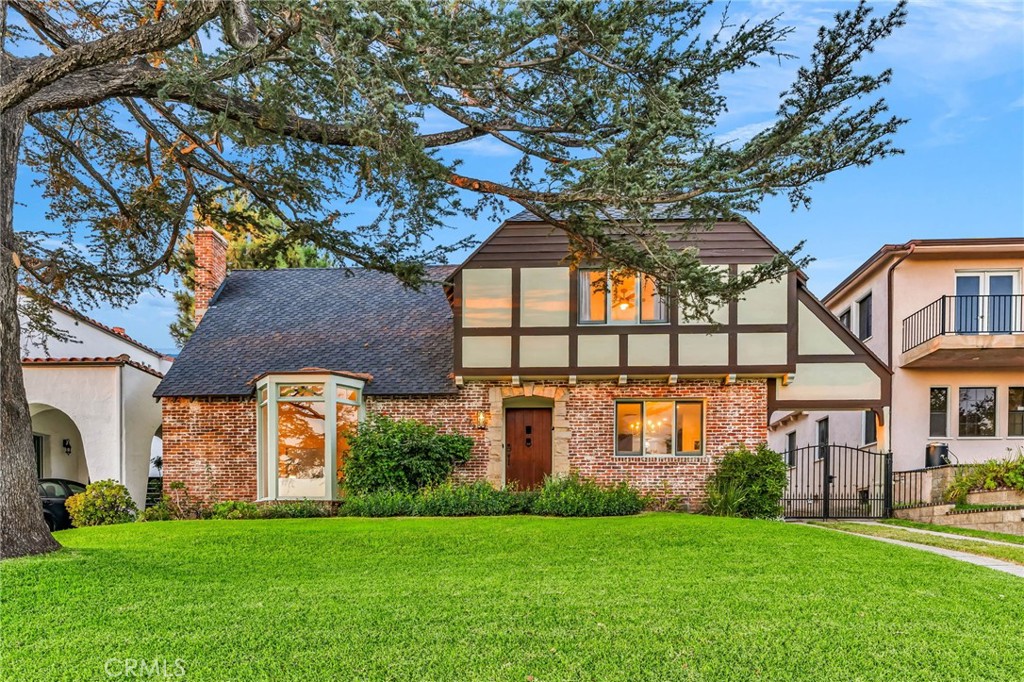 869 Cumberland Road Property Photo 1