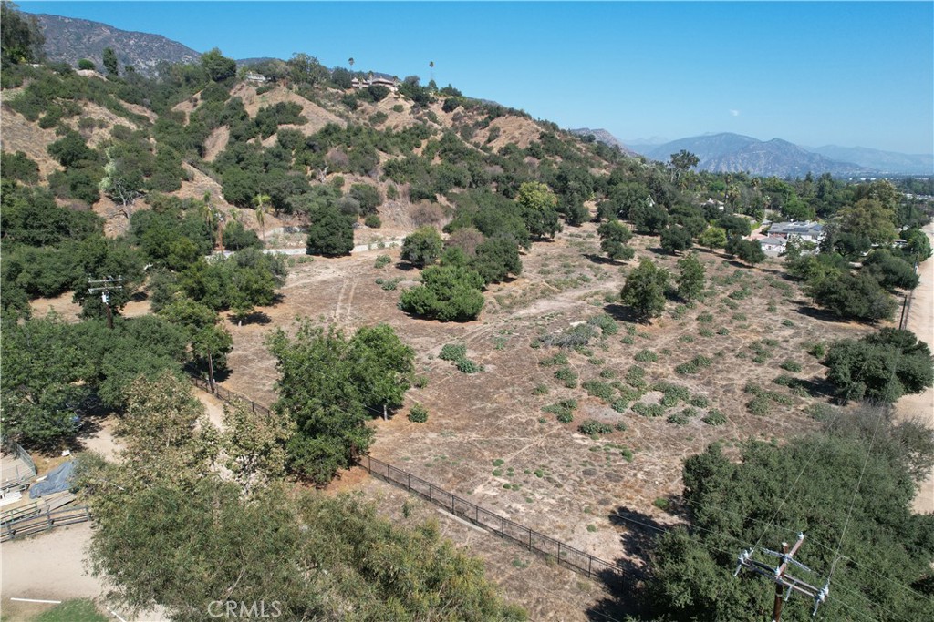 1901 Royal Oaks Property Photo 1