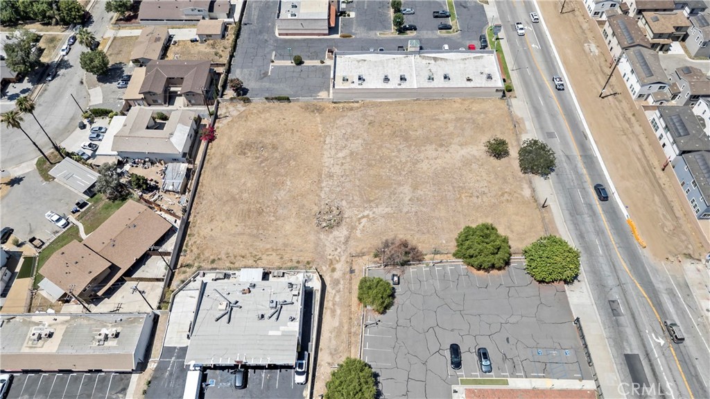 3553 E Highland Avenue Property Photo 4