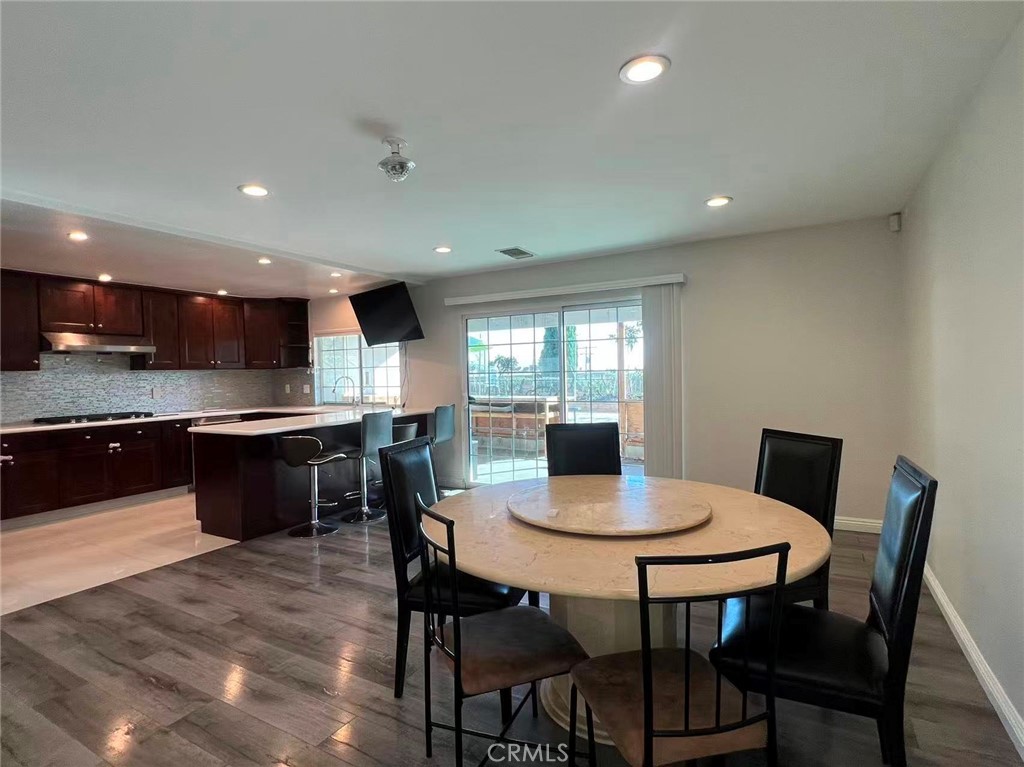 1323 W Lincoln Ave Property Photo 5