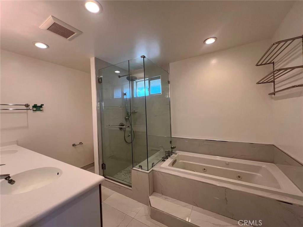 1323 W Lincoln Ave Property Photo 7