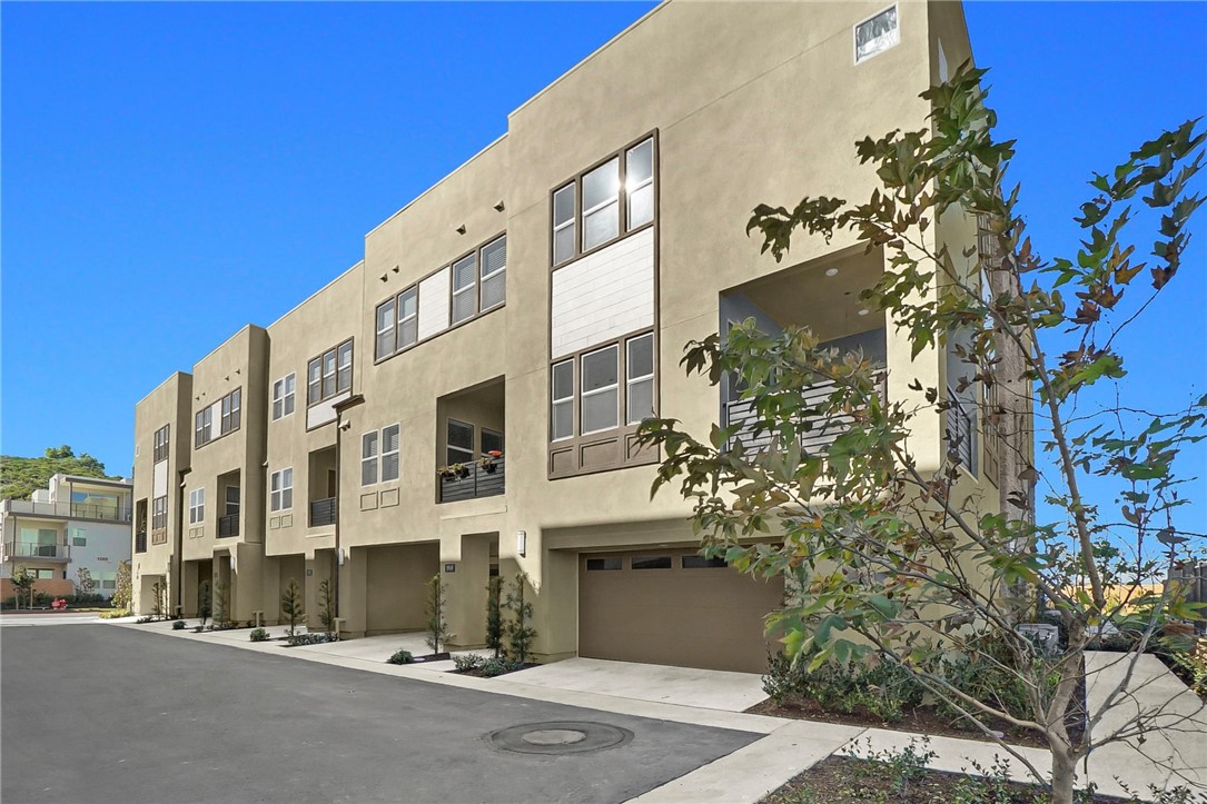 1958 Hollyleaf Terrace Property Photo 2