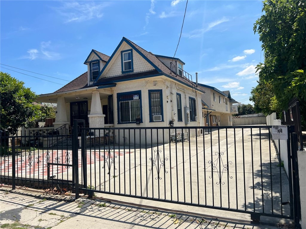 3020 Baldwin Street Property Photo 1