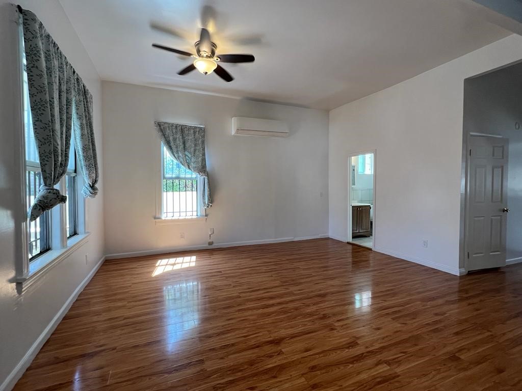 3020 Baldwin Street Property Photo 4