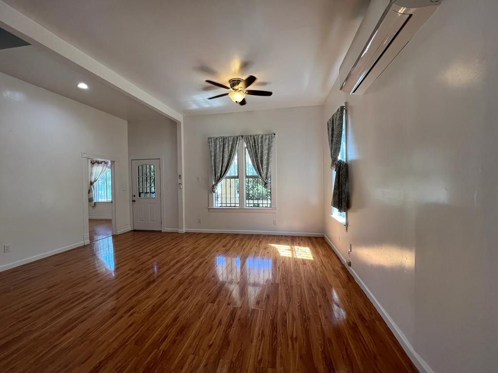 3020 Baldwin Street Property Photo 5