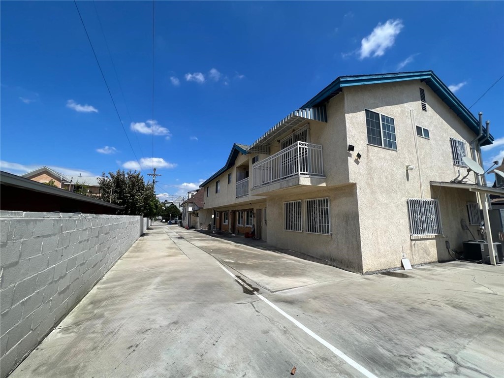 3020 Baldwin Street Property Photo 16