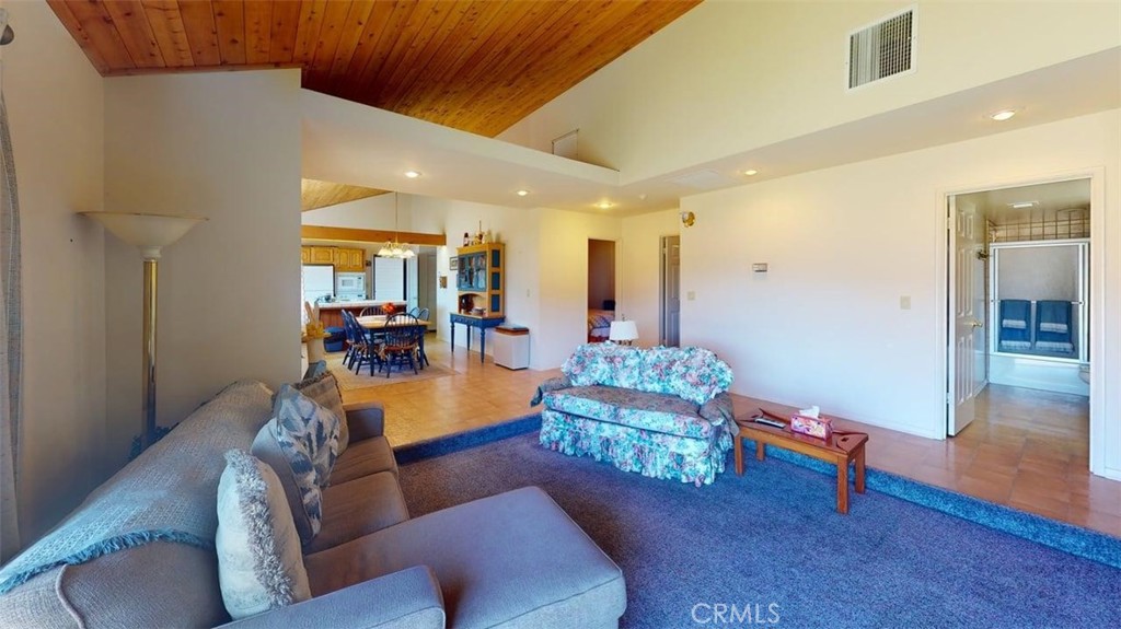 23400 Vanessa Avenue Property Photo 12