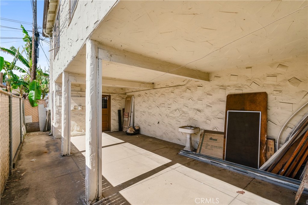 436 S Soto Property Photo 5