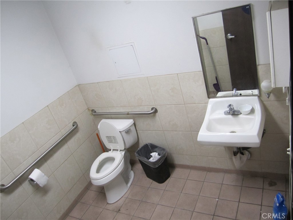 5065 Walnut Grove Property Photo 16