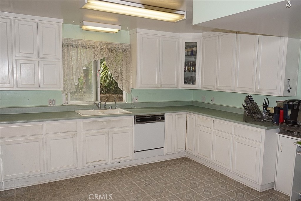 9341 Rollins Property Photo 2