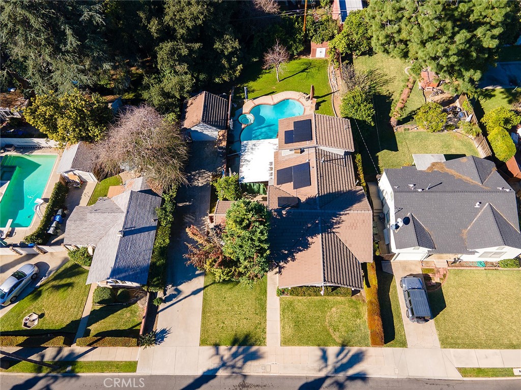 319 N Encinitas Avenue Property Photo 4