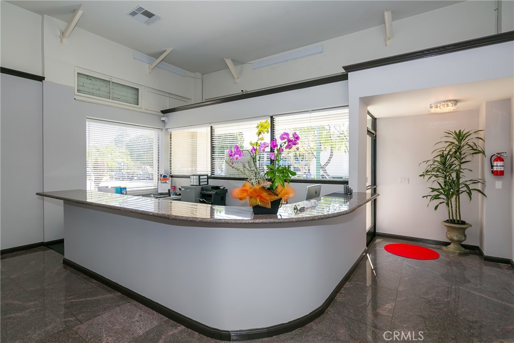 220 S Myrtle Avenue Property Photo 6