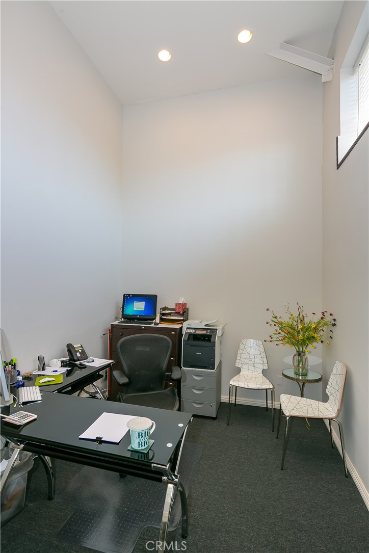 220 S Myrtle Avenue Property Photo 10