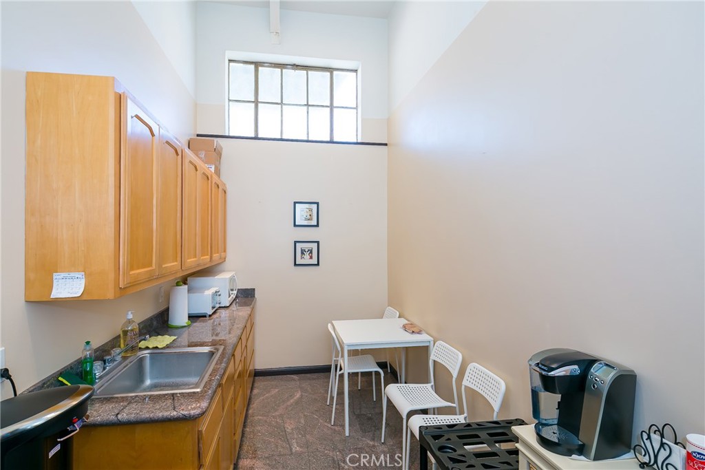 220 S Myrtle Avenue Property Photo 12