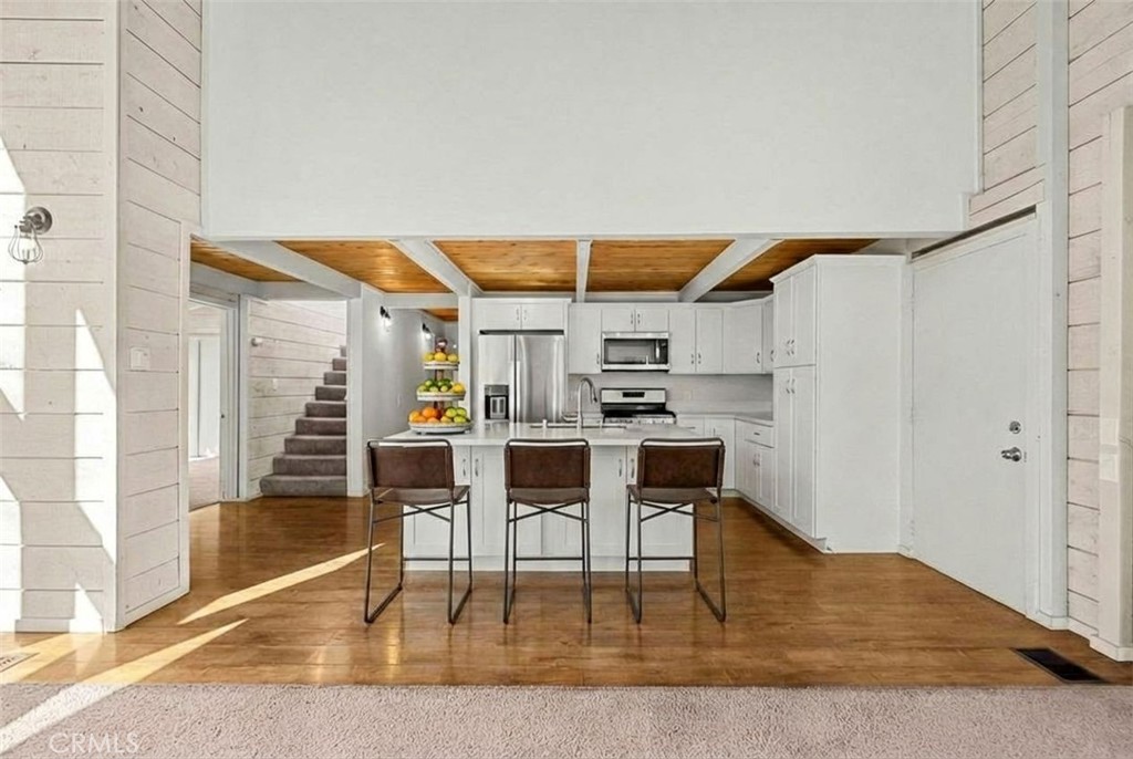 1000 Eagle Property Photo 3