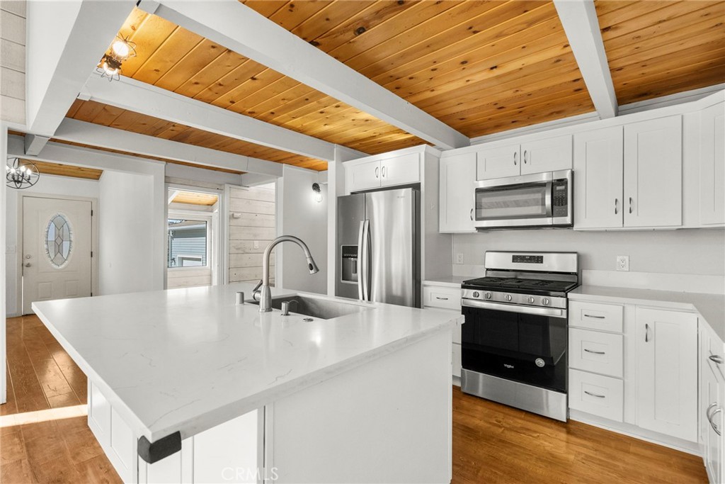 1000 Eagle Property Photo 16