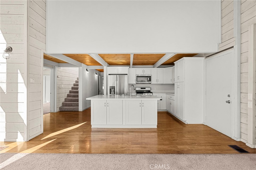 1000 Eagle Property Photo 17
