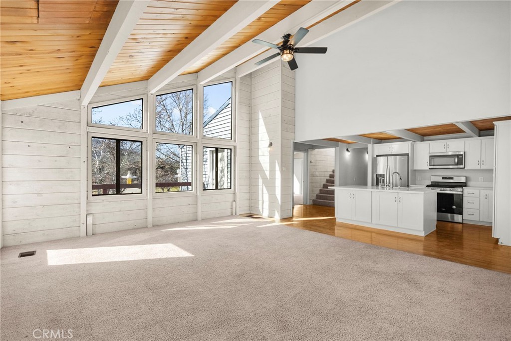 1000 Eagle Property Photo 25