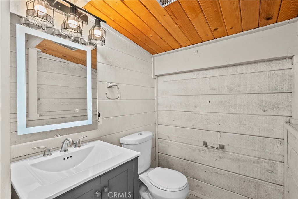 1000 Eagle Property Photo 28