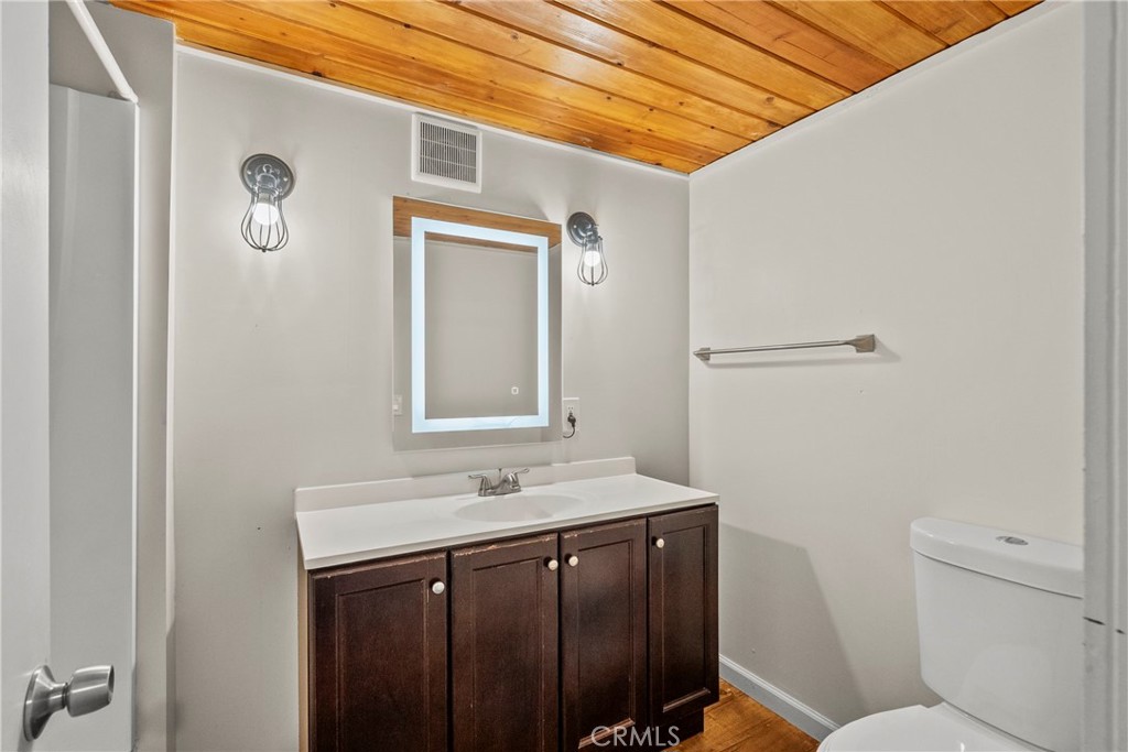 1000 Eagle Property Photo 35