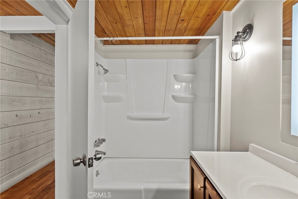 1000 Eagle Property Photo 36