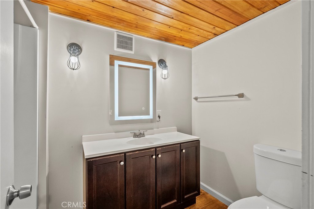 1000 Eagle Property Photo 36