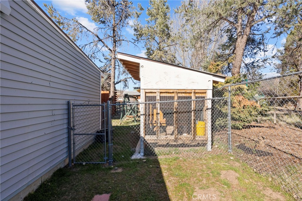 1000 Eagle Property Photo 46