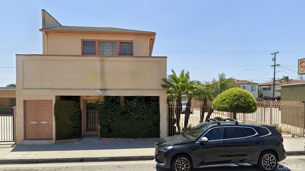 3527 W Beverly Boulevard Property Photo 1