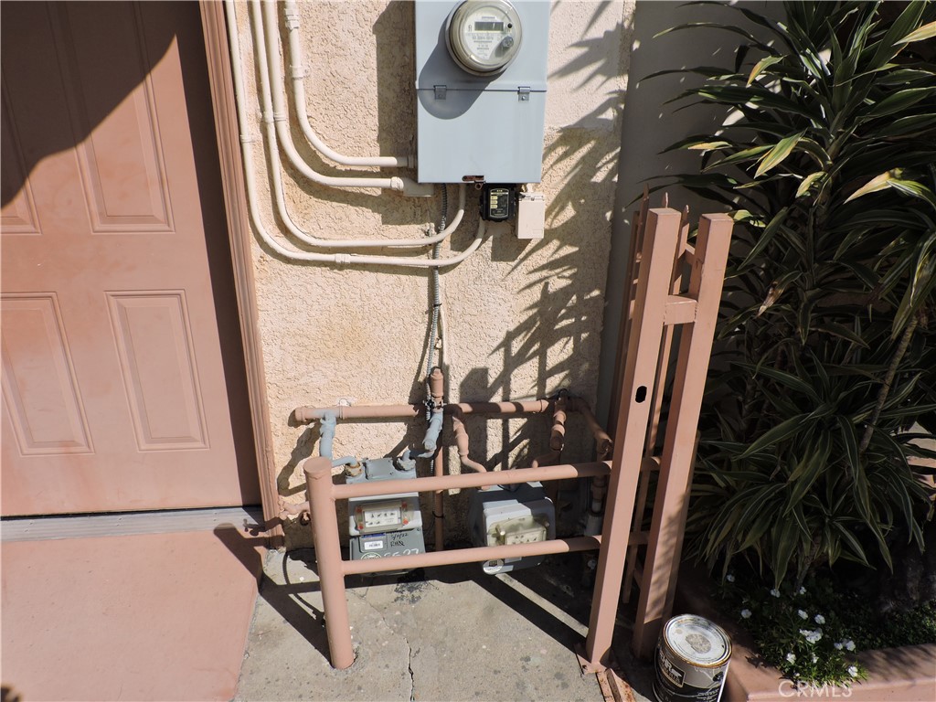 3527 W Beverly Boulevard Property Photo 15
