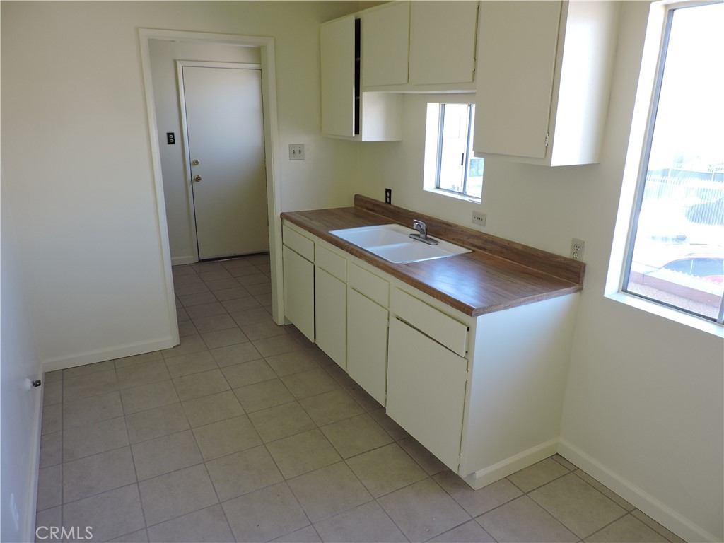 3527 W Beverly Boulevard Property Photo 26