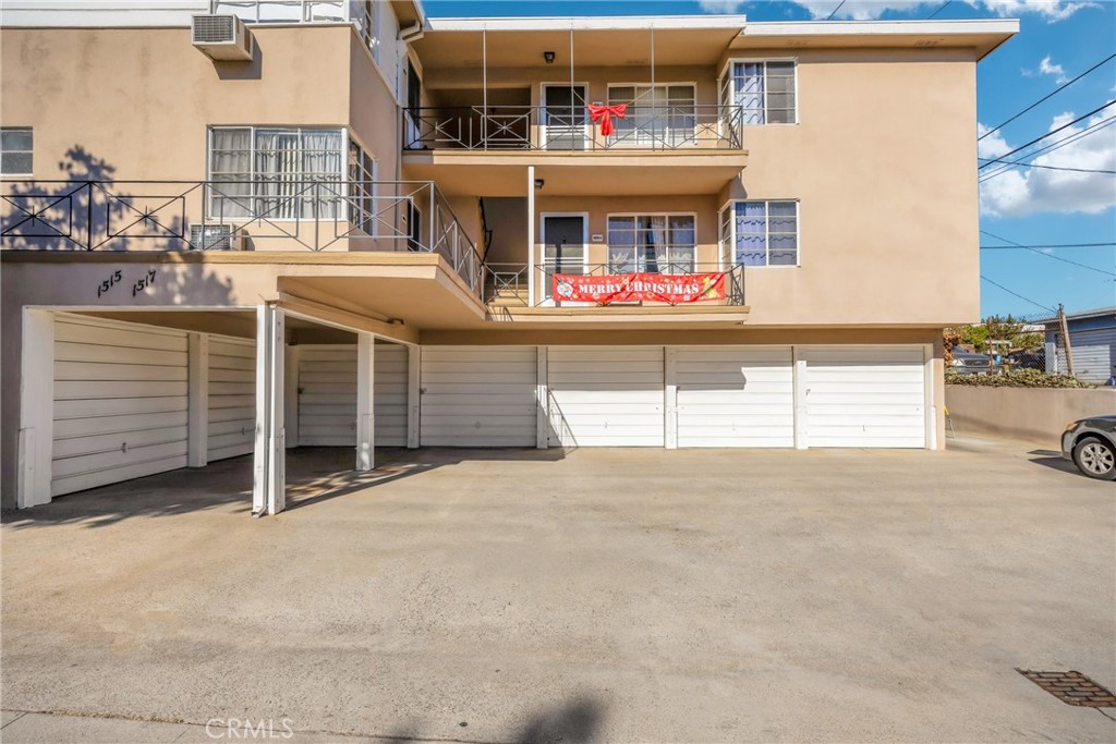 1515 W Commonwealth Avenue Property Photo 4
