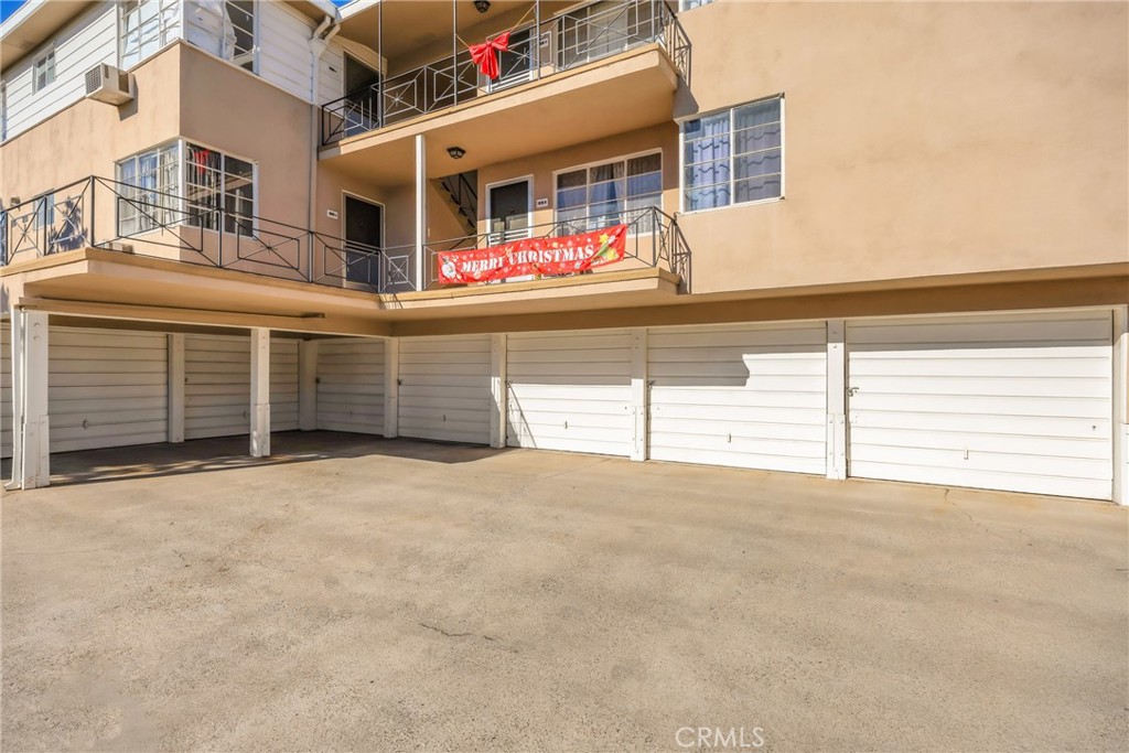 1515 W Commonwealth Avenue Property Photo 5
